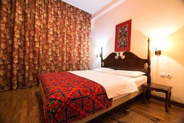 Фото номера Одноместный номер Гостевой дом Tagaytay Karakol Hotel г. Каракол 3