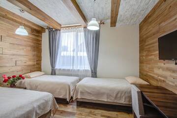 Фото номера Трехместный номер с ванной комнатой Отель Hillside Karakol B&amp;B г. Каракол 5