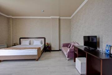 Фото номера Большой двухместный номер с 1 кроватью Отель Karagat Hotel г. Каракол 8