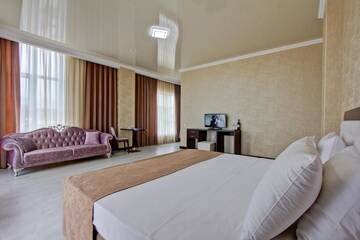 Фото номера Большой двухместный номер с 1 кроватью Отель Karagat Hotel г. Каракол 7