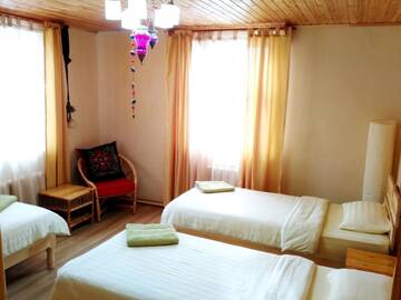 Фото номера Трехместный номер Гостевой дом Evergreen Guesthouse г. Каракол 4