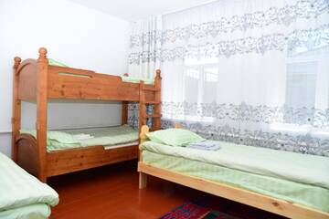 Фото номера Общий номер для мужчин и женщин Отели типа «постель и завтрак» Sonun Hostel г. Каракол 4