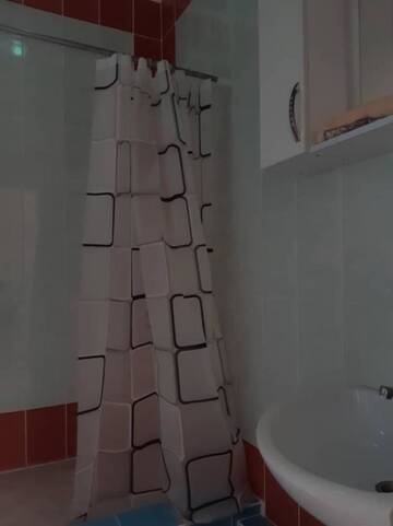 Фото номера Трехместный номер с душем Отель Rahat guest house г. Каракол 14