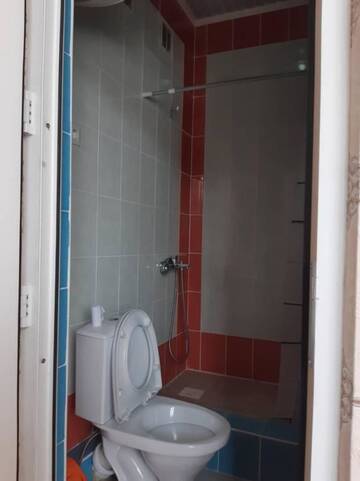 Фото номера Двухместный номер с 2 отдельными кроватями Отель Rahat guest house г. Каракол 9