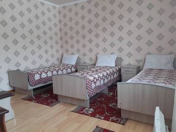 Фото номера Трехместный номер с душем Отель Rahat guest house г. Каракол 15