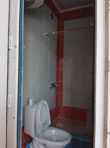 Фото номера Трехместный номер с душем Отель Rahat guest house г. Каракол 13